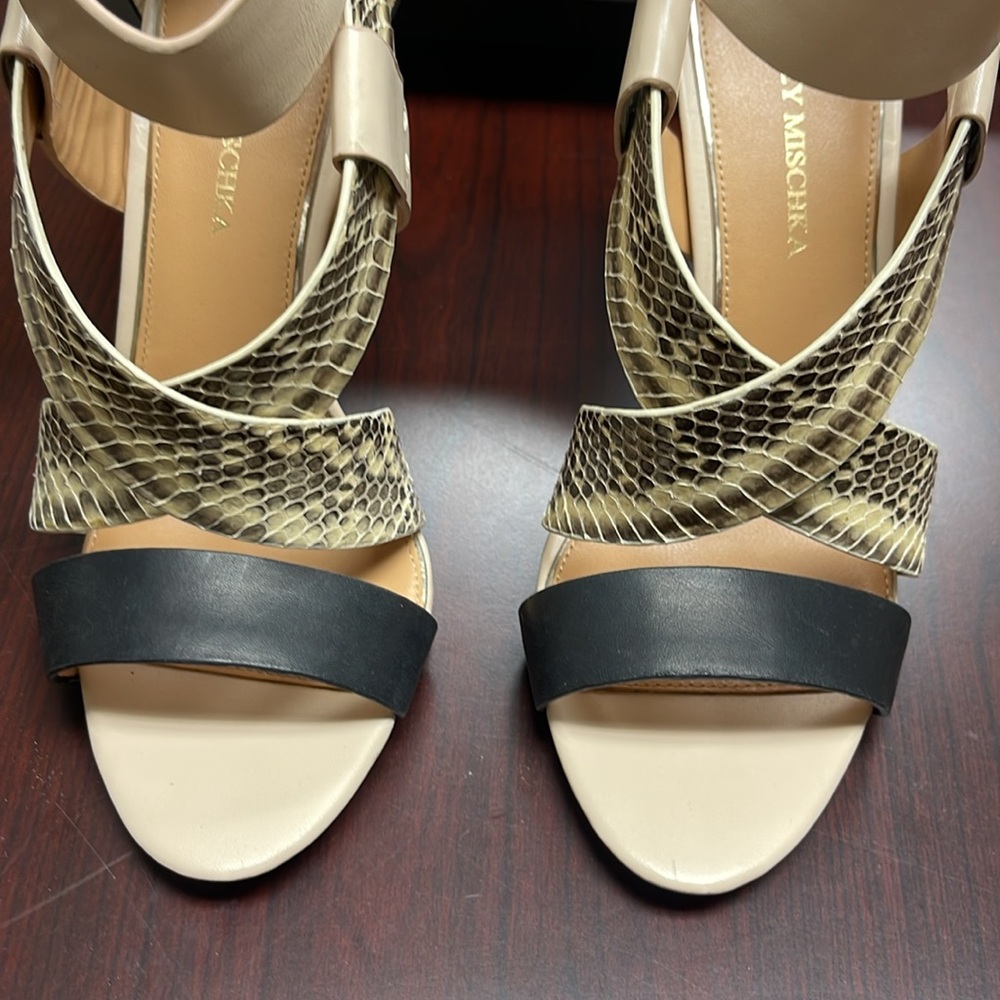 Badgley Mischka Snakeskin Shoes - Picture 2 of 8